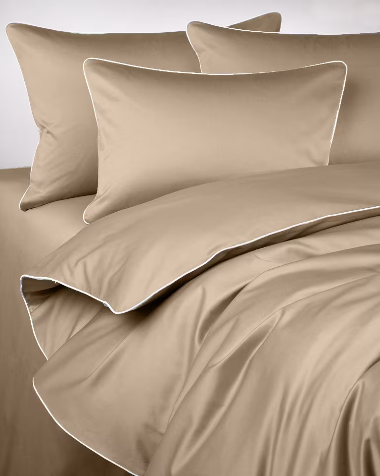 Poszwa satynowa SAN ANTONIO sandy beige z białą lamówką