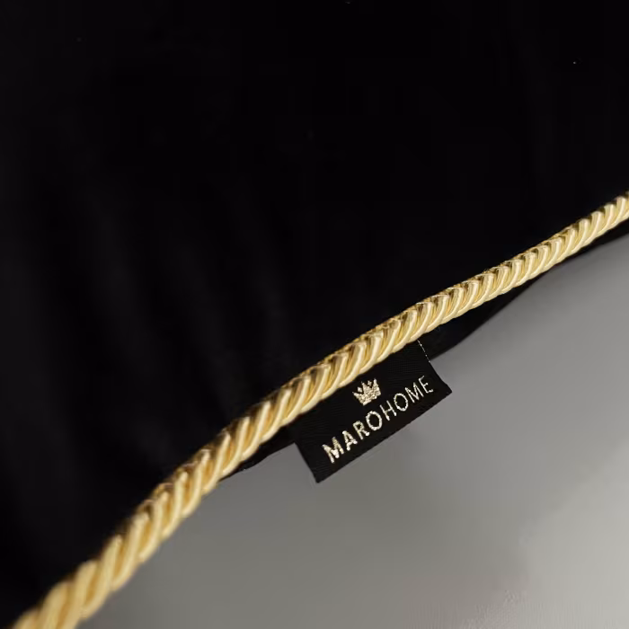 Poduszka VELVET LUXORY z monogramem
