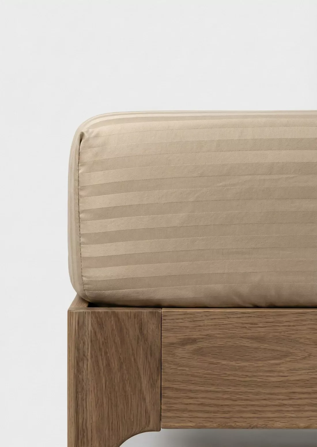 Prześcieradło adamaszkowe macchiato beż z gumką