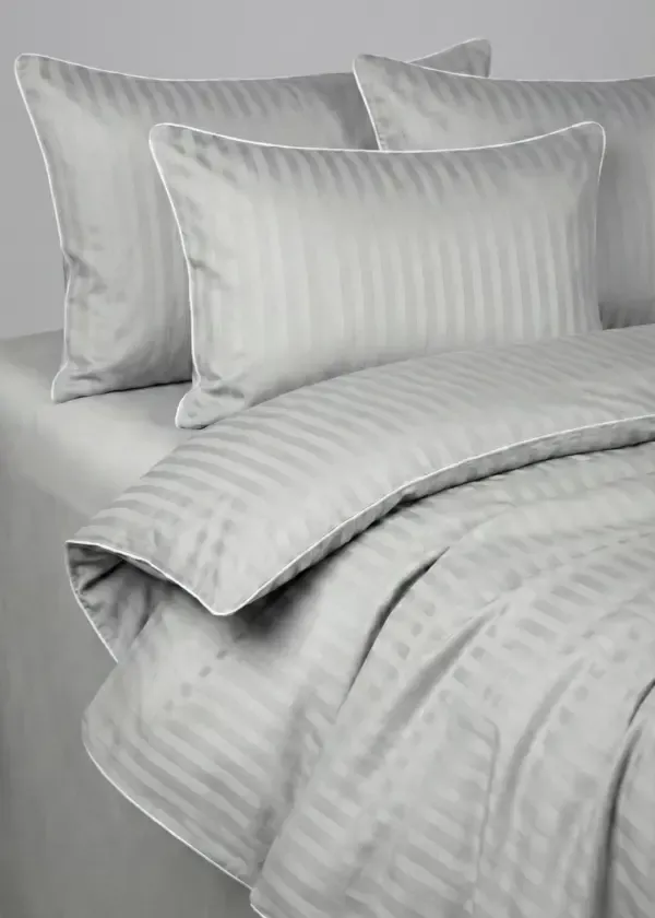 Pościel adamaszkowa SAN ANTONIO – szary jasny z białą lamówką