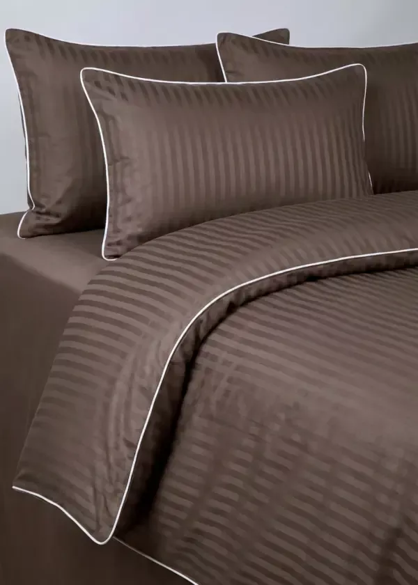 Pościel adamaszkowa SAN ANTONIO – espresso z białą lamówką