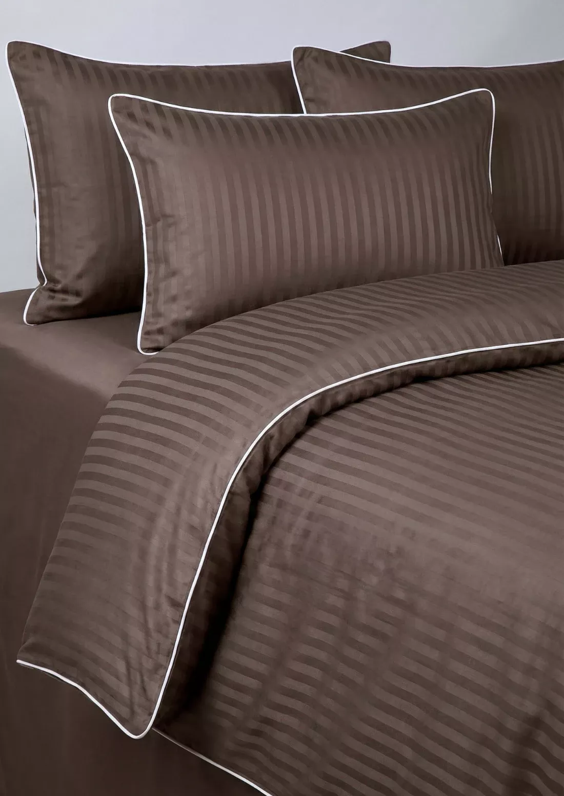 Pościel adamaszkowa SAN ANTONIO – espresso z białą lamówką