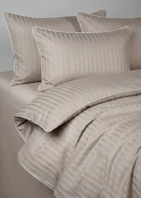 Pościel adamaszkowa SAN ANTONIO – latte beż z białą lamówką